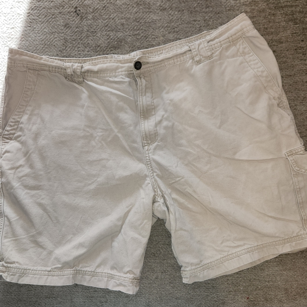Men's Tan Cargo Shorts